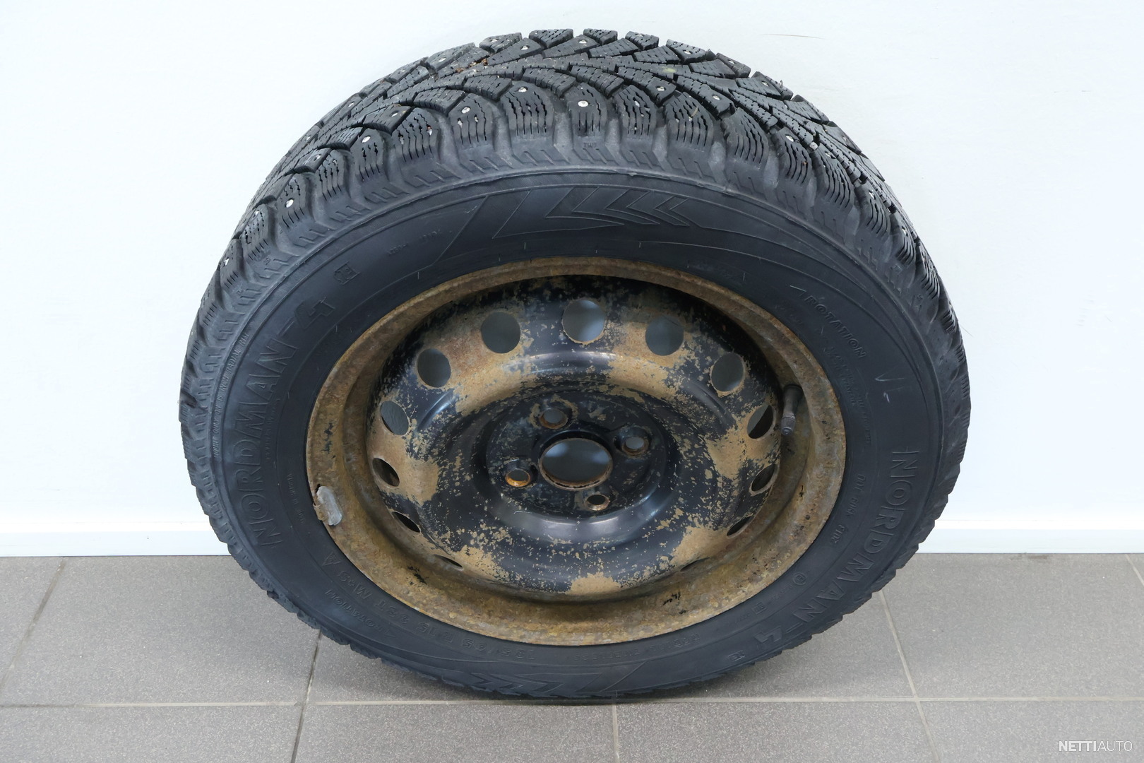 27 / 35