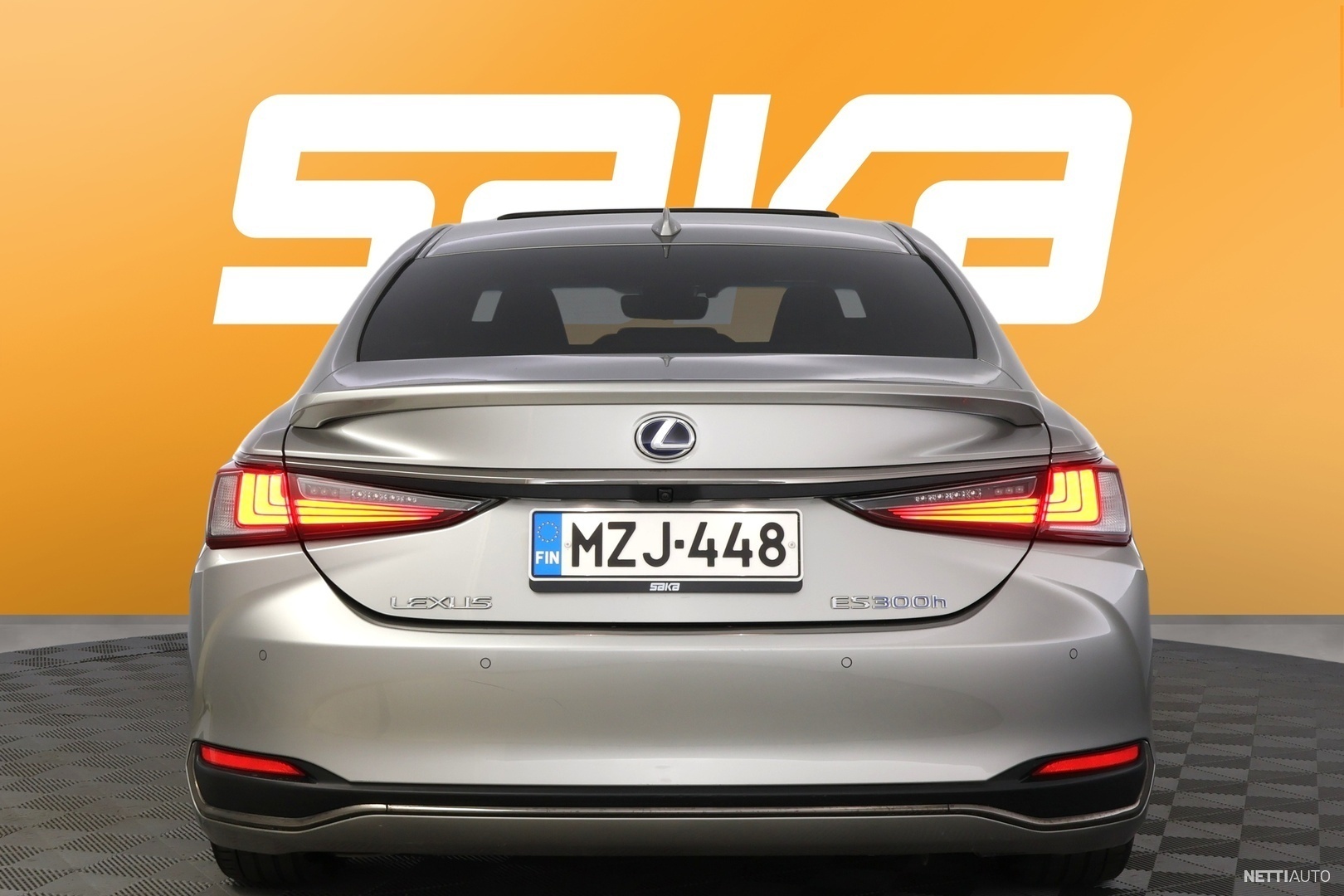 Lexus ES300 2019, photo 7/10