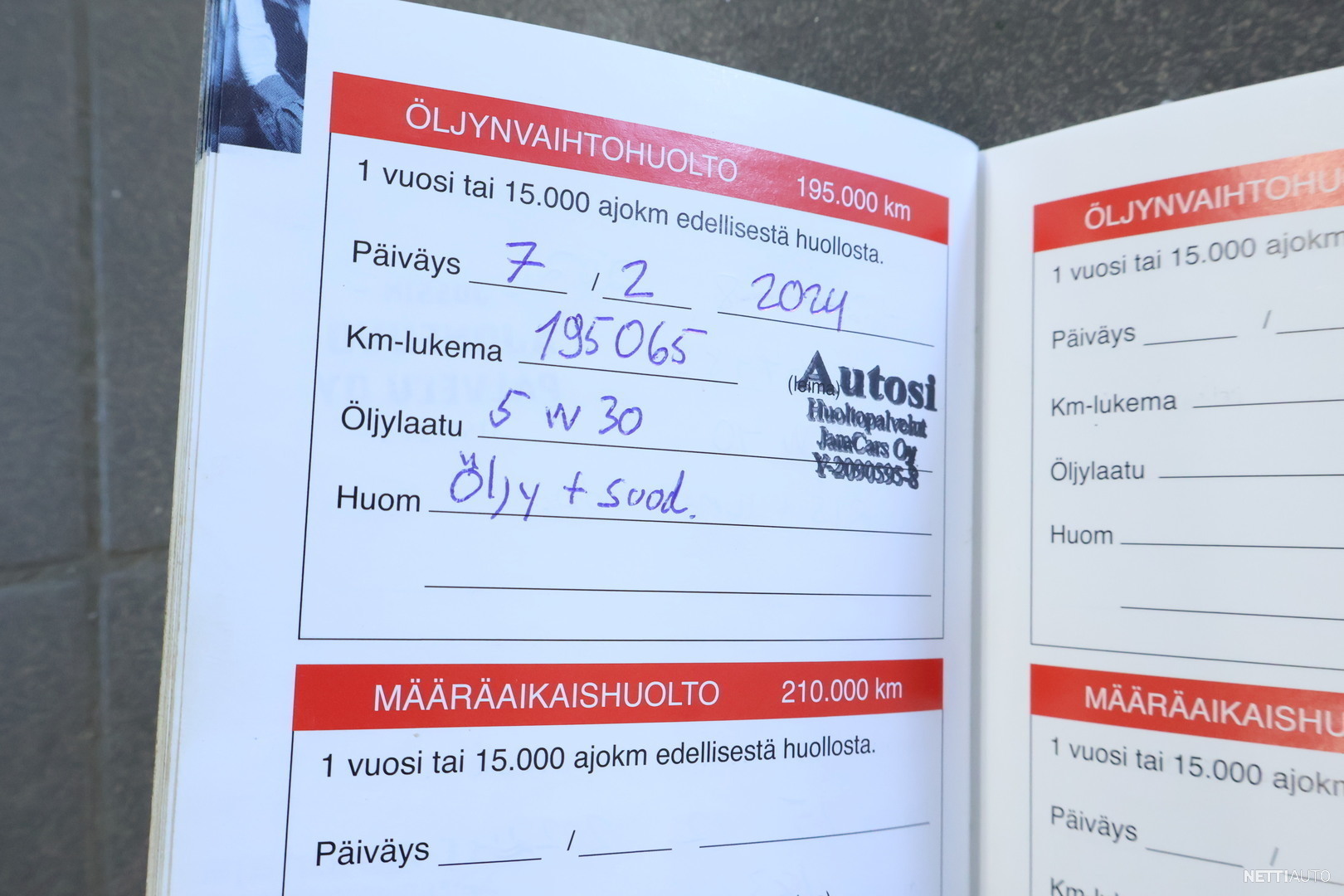 32 / 35