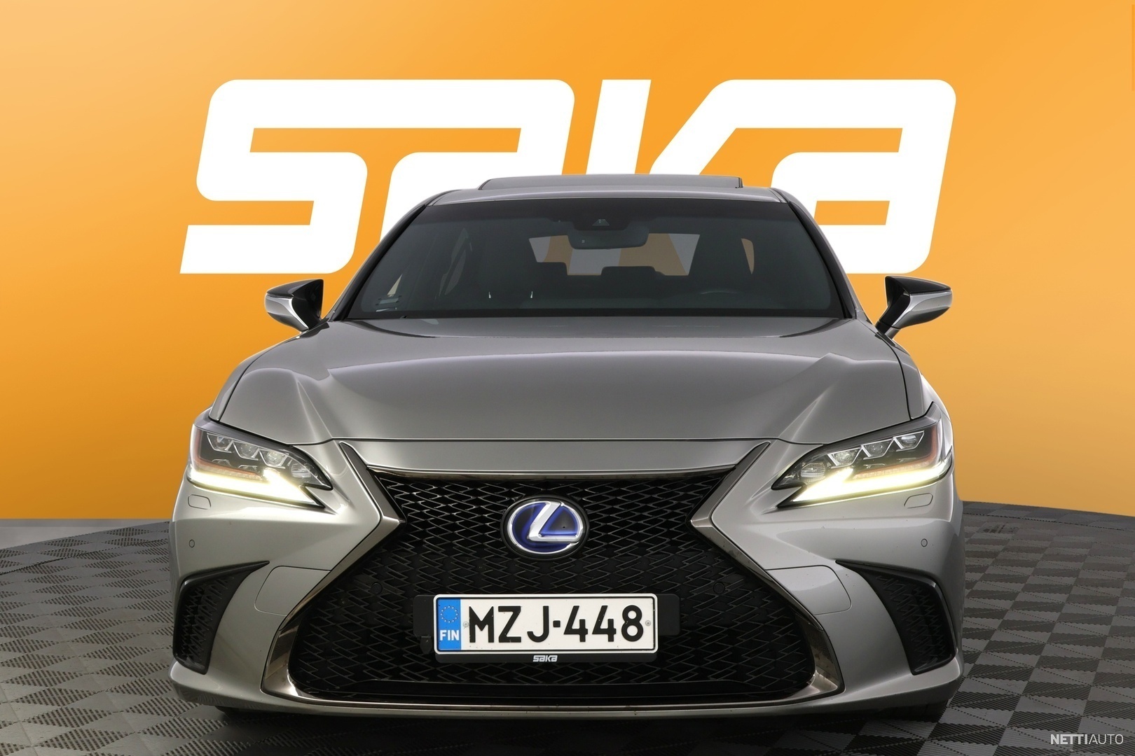 Lexus ES300 2019, photo 2/10