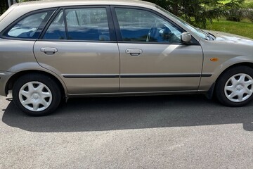 Mazda 323
