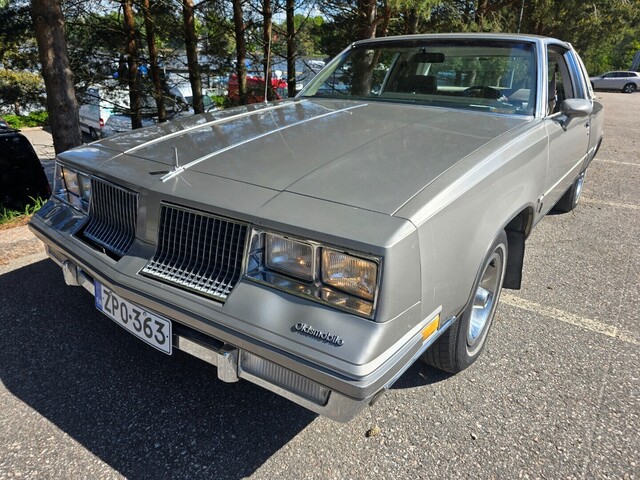 Oldsmobile Cutlass