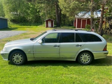 Mercedes-Benz 220