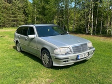 Mercedes-Benz 220