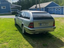 Mercedes-Benz 220