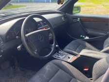 Mercedes-Benz 220