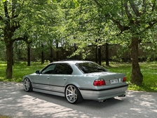 BMW 740