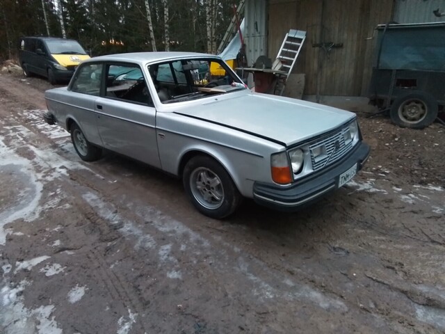 Volvo 242
