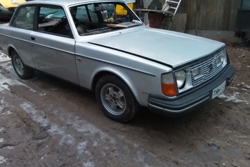 Volvo 242