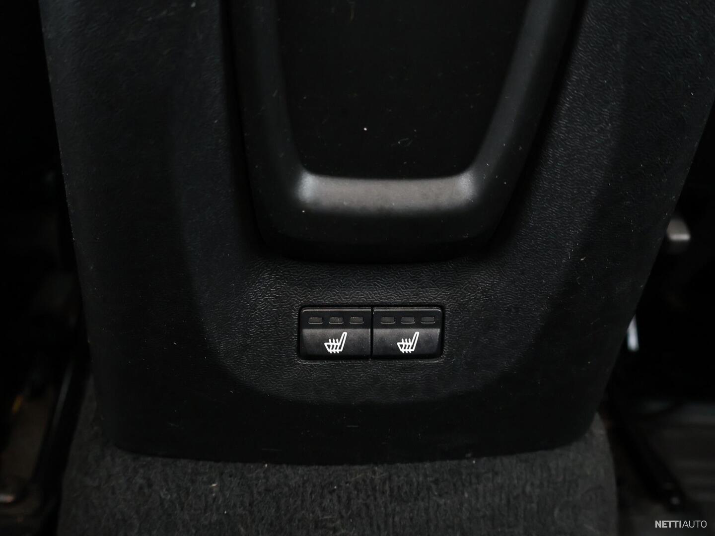 32 / 35