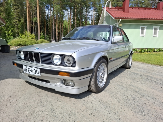 BMW 318iS