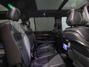 Jeep Grand Wagoneer