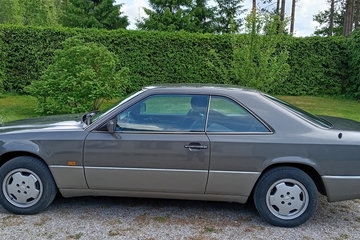Mercedes-Benz 230