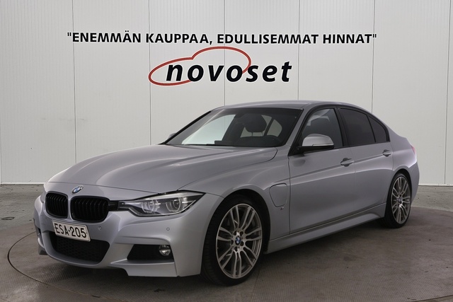 BMW 330
