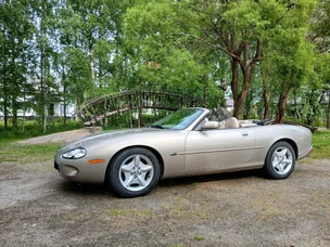 Jaguar XK8