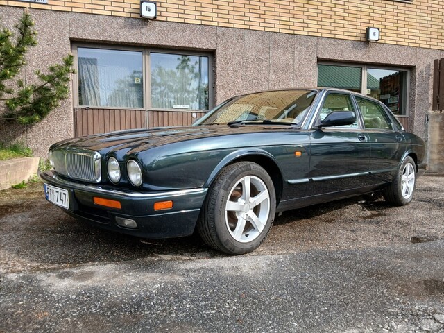 Jaguar XJ6