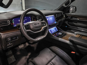 Jeep Grand Wagoneer