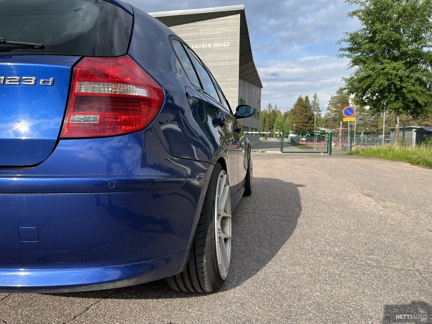 4 / 7
