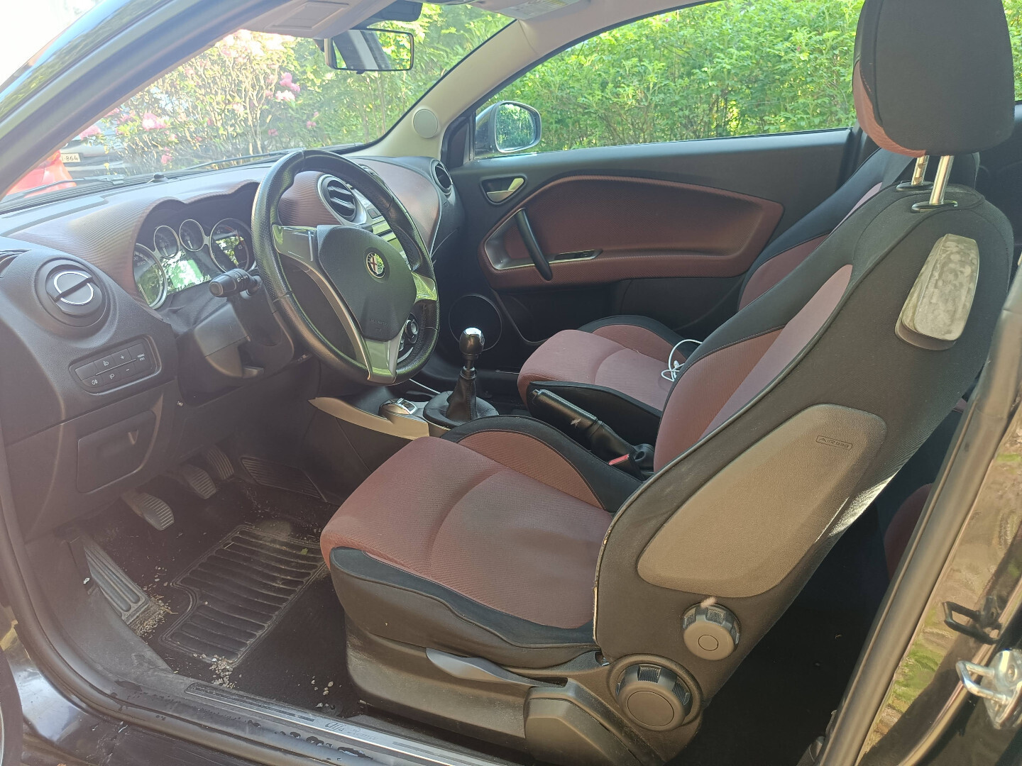 Alfa Romeo Mito 1,6 JTDM Distinctive 2009, kuva 5/8