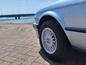 BMW 325