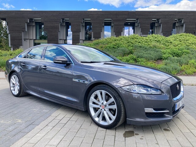 Jaguar XJ