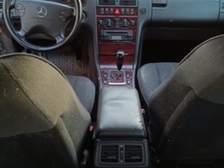 Mercedes-Benz 220
