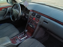 Mercedes-Benz 220