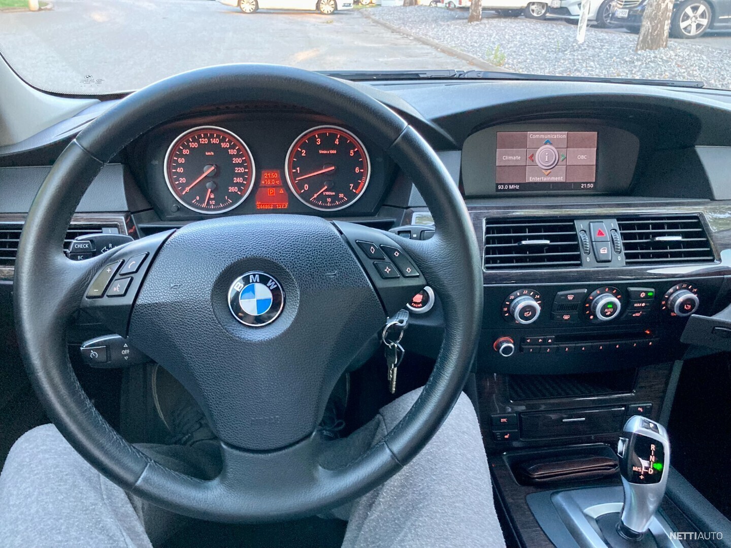 11 / 12