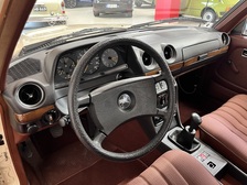 Mercedes-Benz 200