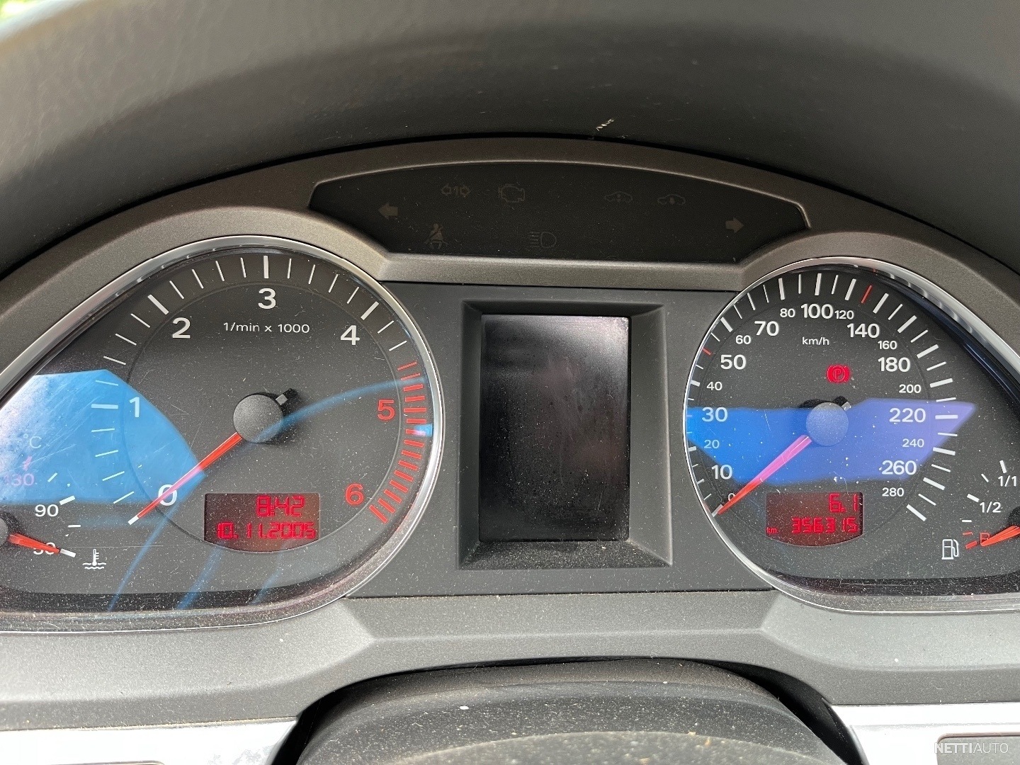7 / 11