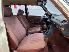 Mercedes-Benz 200
