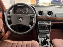 Mercedes-Benz 200