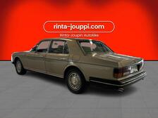 Rolls-Royce Silver Spirit