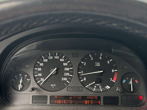 BMW 528