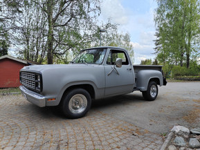 Dodge D150