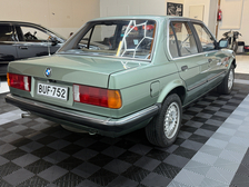 BMW 324