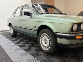 BMW 324