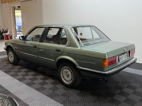 BMW 324