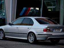 BMW 525