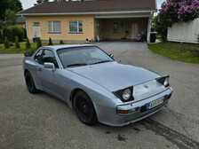 Porsche 944