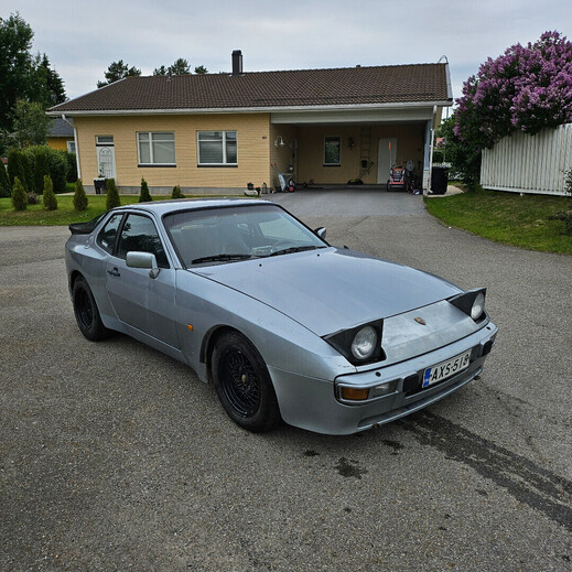 Porsche 944
