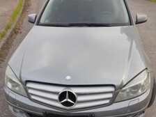 Mercedes-Benz 200