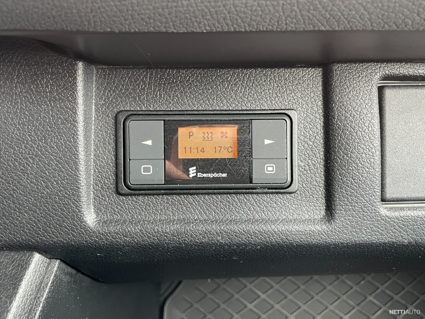 17 / 27