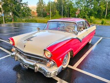 Ford Crown Victoria