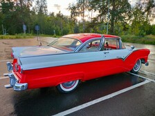 Ford Crown Victoria
