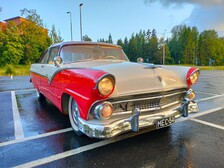 Ford Crown Victoria