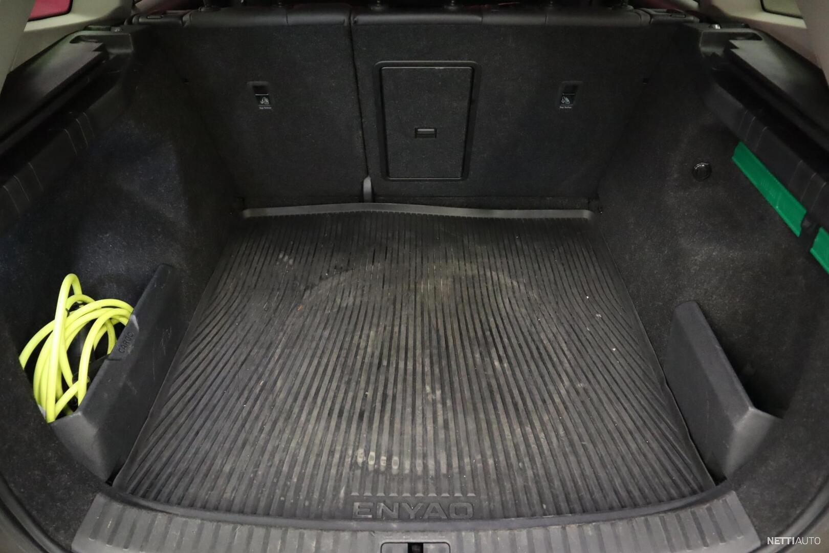 32 / 33
