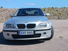 BMW 330