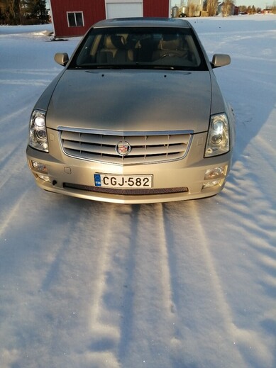 Cadillac STS
