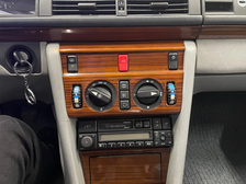Mercedes-Benz 230